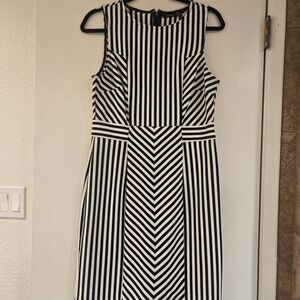Apt. 9 Black and White Geometric Midi Dress